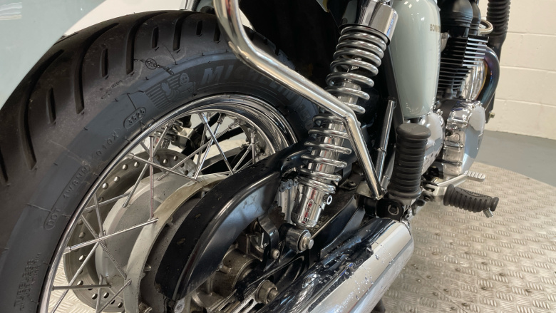 Triumph Bonneville T100 (10MY)